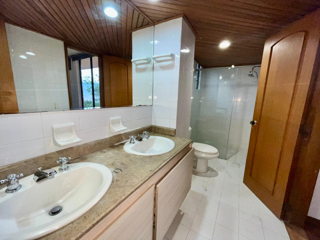 APARTAMENTO en alquiler en Medellín, calle 16 A sur, 165 m²