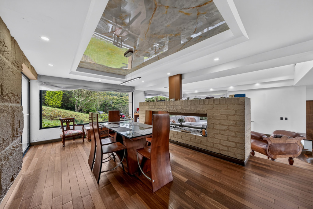 House for sale in La Calera, AGRUPACION ECOLOGICA ALTOS DE POTOSI ETAPA B, 245 m²