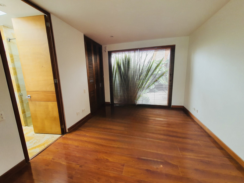 CASA en alquiler en Bogotá, Dirección no disponible, 300 m²