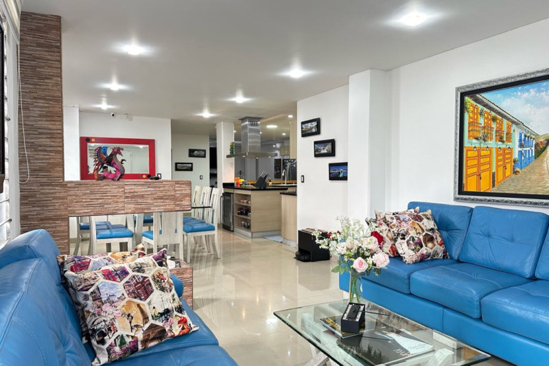 CASA en venta en Bogotá, Carrera 55 #59-96, el Quirinal, 690 m²