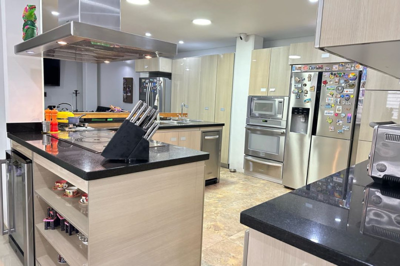 CASA en venta en Bogotá, Carrera 55 #59-96, el Quirinal, 690 m²