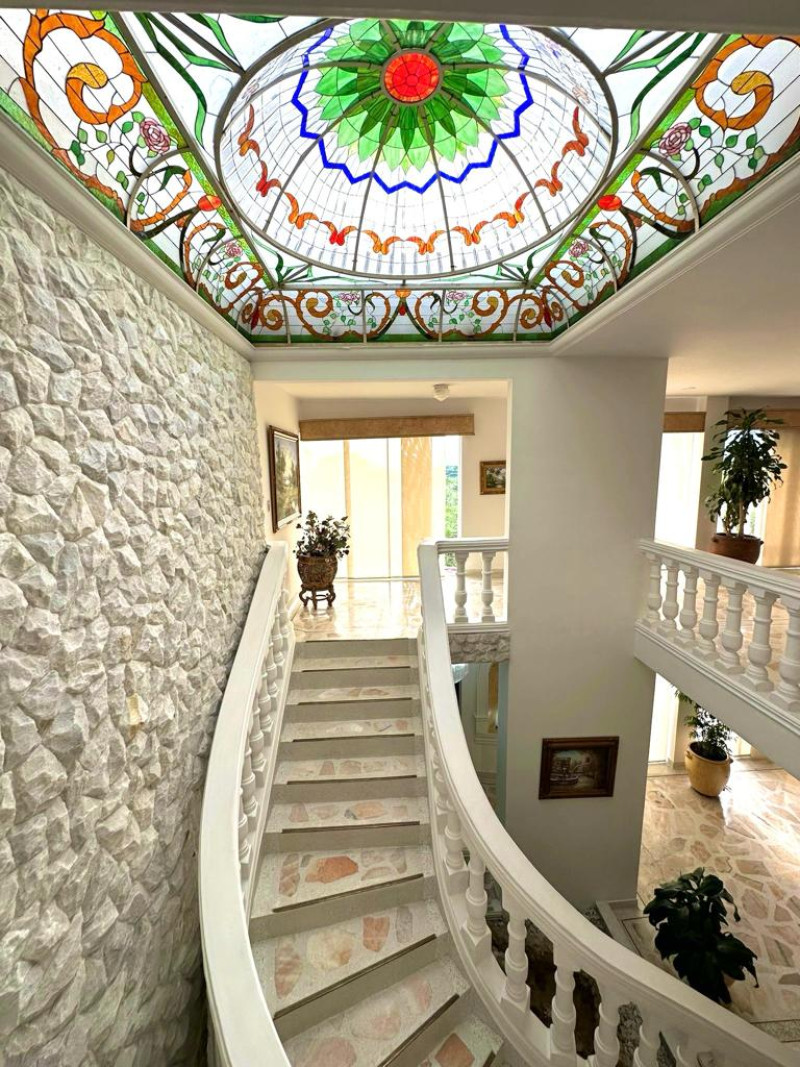 CASA CAMPESTRE en venta en Guadalajara De Buga, vía nacional Guacarí- Buga, 545 m²