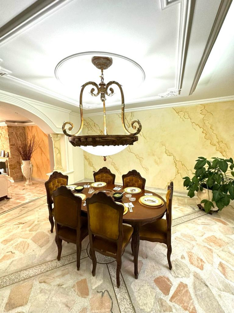 CASA CAMPESTRE en venta en Guadalajara De Buga, vía nacional Guacarí- Buga, 545 m²