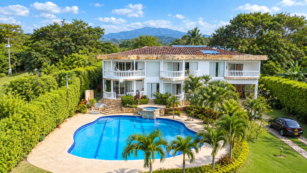 CASA CAMPESTRE en venta en Guadalajara De Buga, vía nacional Guacarí- Buga, 545 m²
