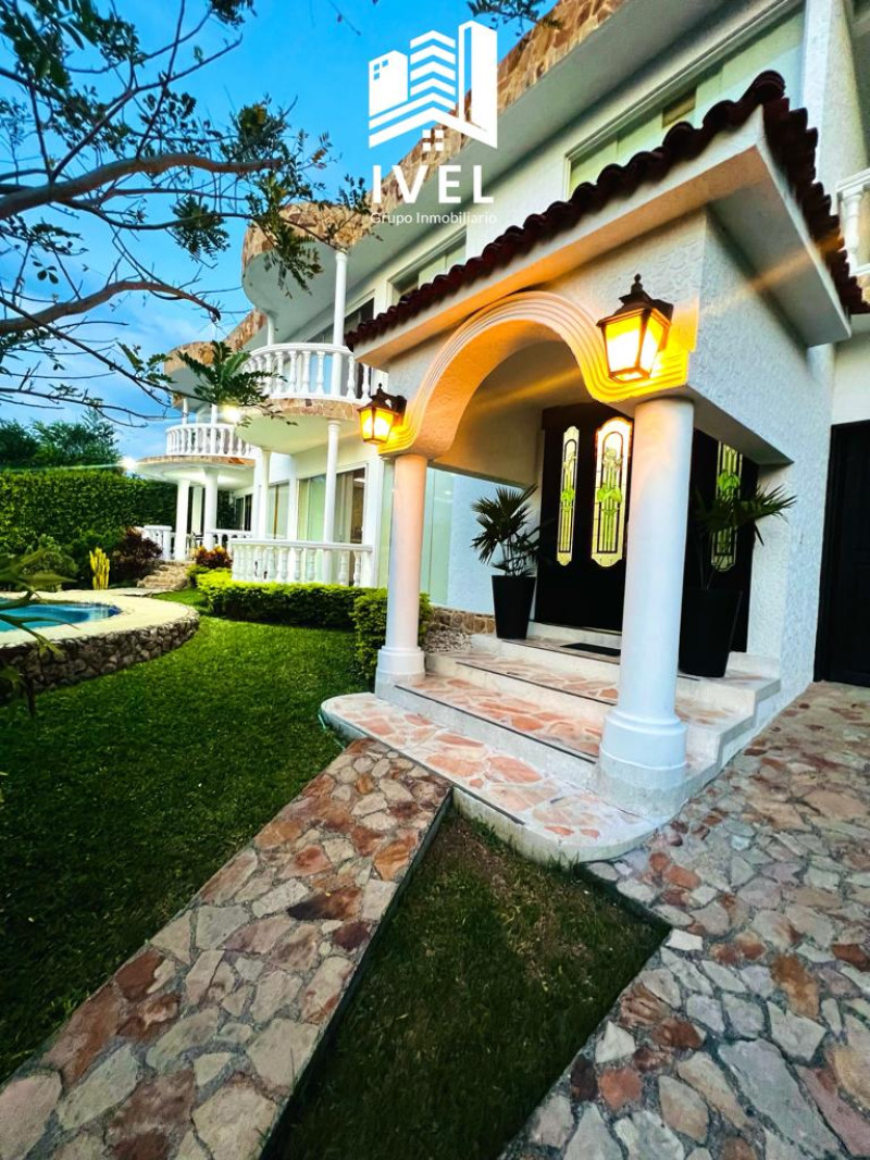 CASA CAMPESTRE en venta en Guadalajara De Buga, vía nacional Guacarí- Buga, 545 m²