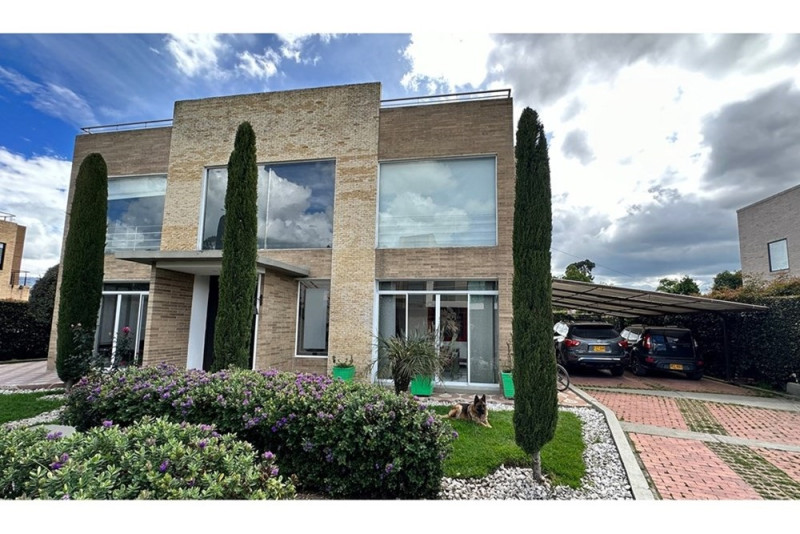 CASA en venta en Cajicá, Dirección no disponible, 234 m²