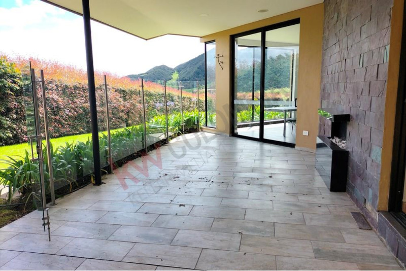 CASA en alquiler en La Calera, Dirección no disponible, 580 m²