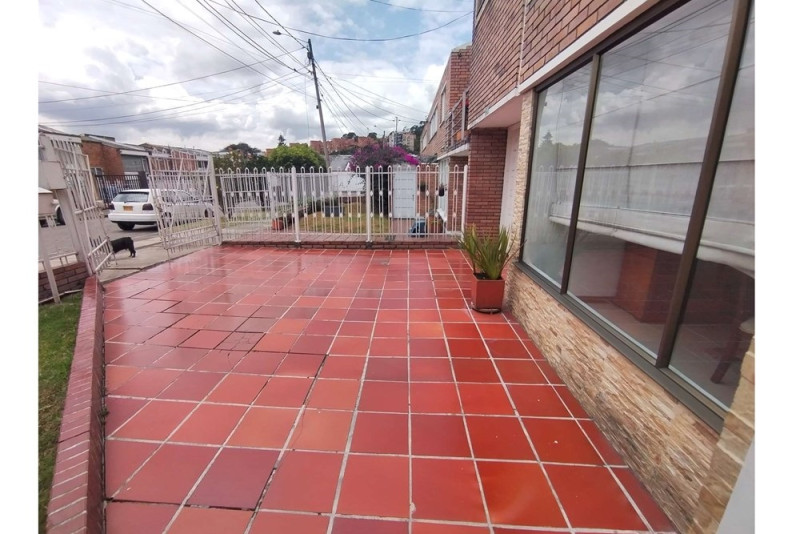 CASA en venta en Bogotá, Calle 125 # 71b, 325 m²