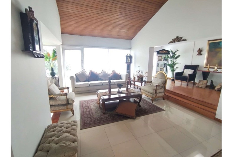 CASA en venta en Bogotá, Calle 125 # 71b, 325 m²