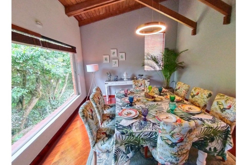 CASA en alquiler en Bogotá, Carrera 7 # 246, 500 m²