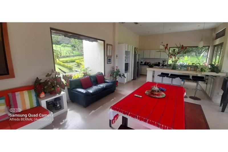 FINCA en venta en El Carmen De Viboral, Arbeláez, 466 m²