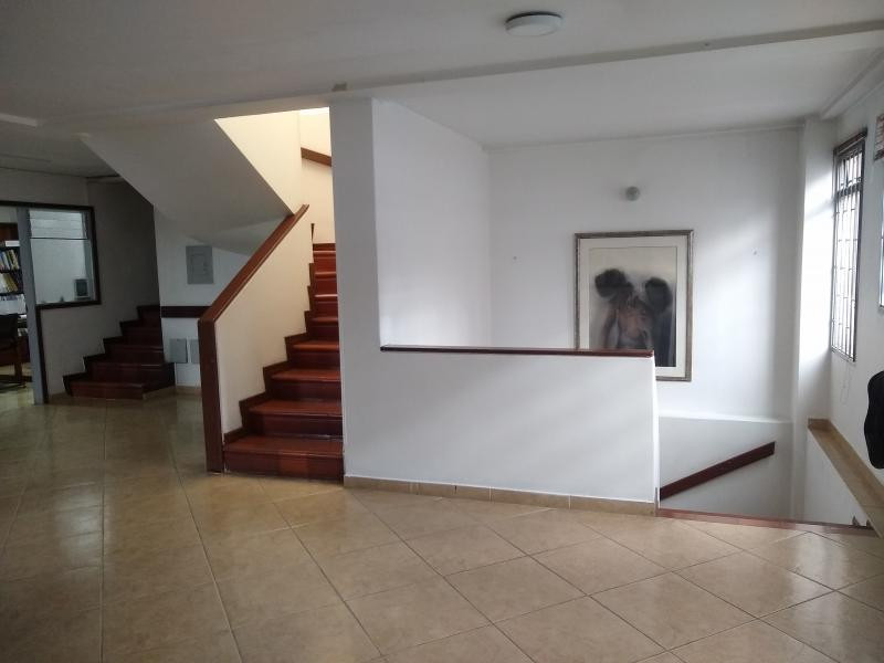CASA en venta en Bogotá, Teusaquillo, 902 m²