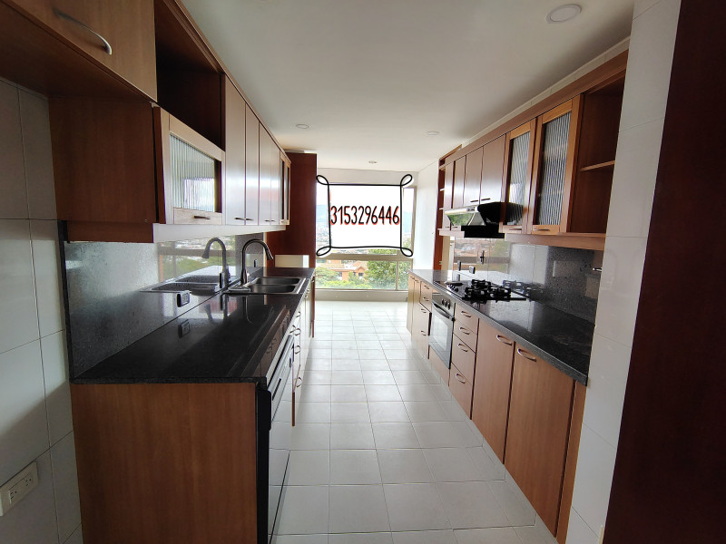 APARTAMENTO en venta en Bogotá, Carrera 80 # 128, 200 m²