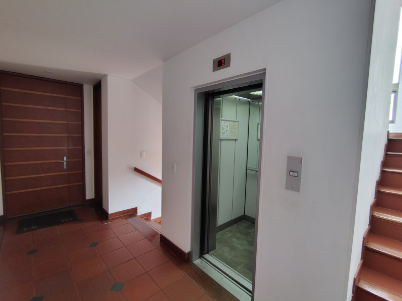 APARTAMENTO en venta en Bogotá, Carrera 80 # 128, 200 m²