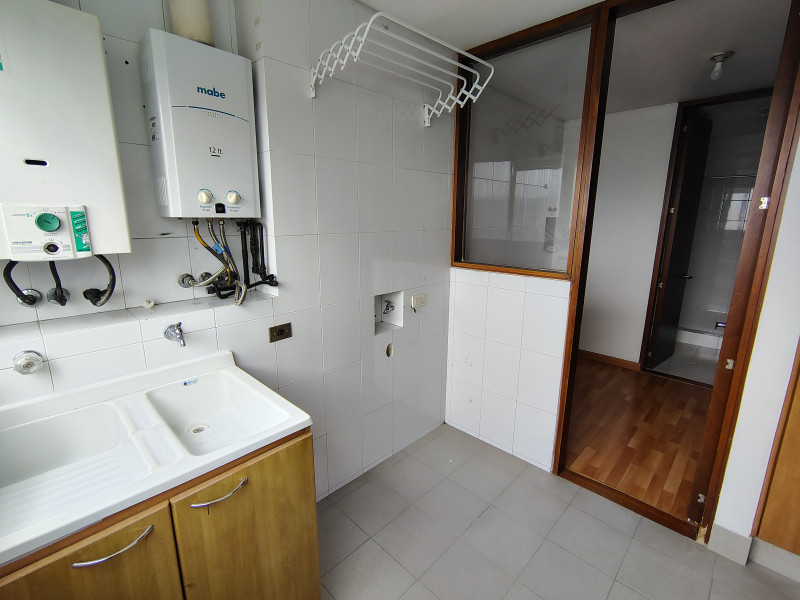 APARTAMENTO en venta en Bogotá, Carrera 80 # 128, 200 m²