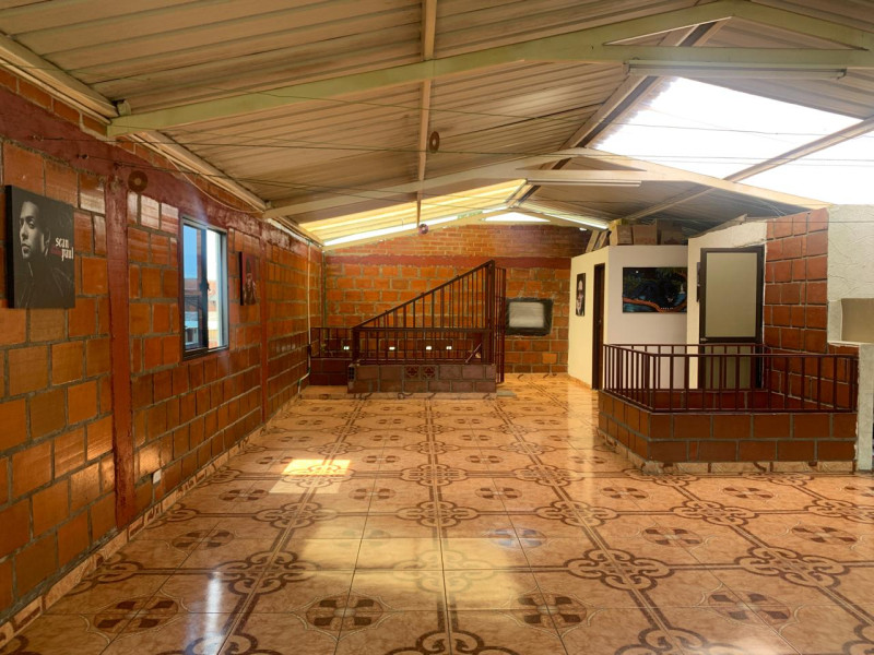 EDIFICIO en venta en Cali, Carrera 11D # 38-56, 332 m²