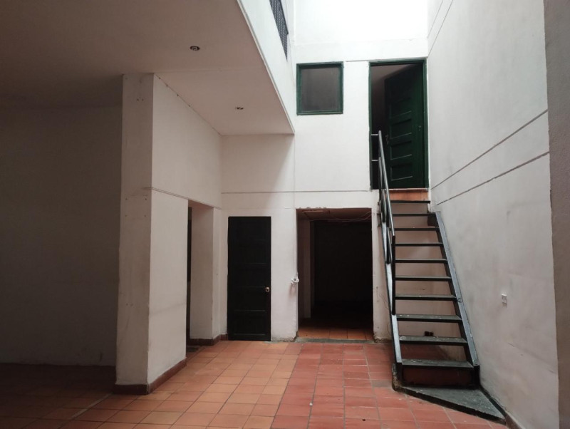 CASA en venta en Cali, Calle 7 6-14, 377 m²