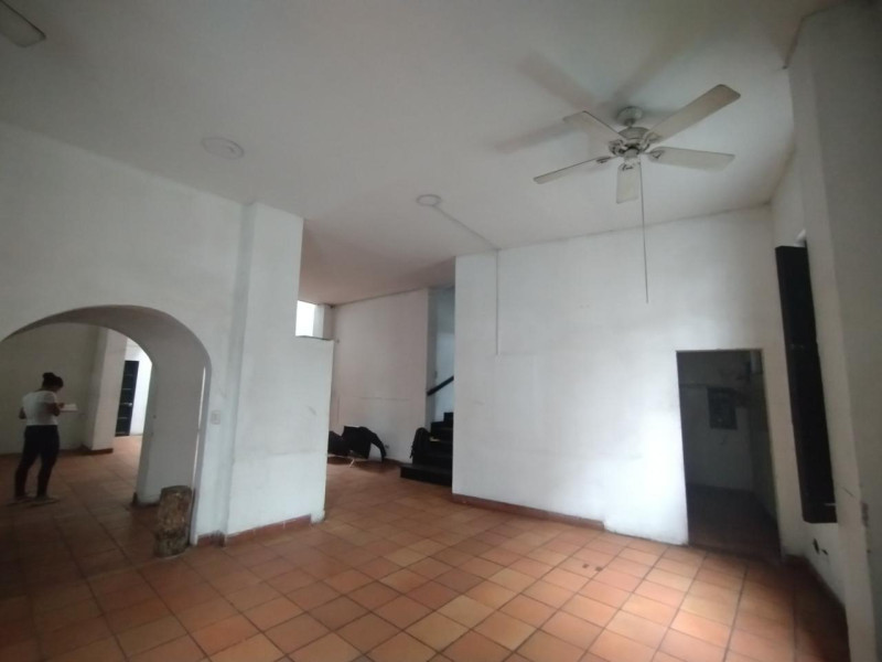 CASA en venta en Cali, Calle 7 6-14, 377 m²