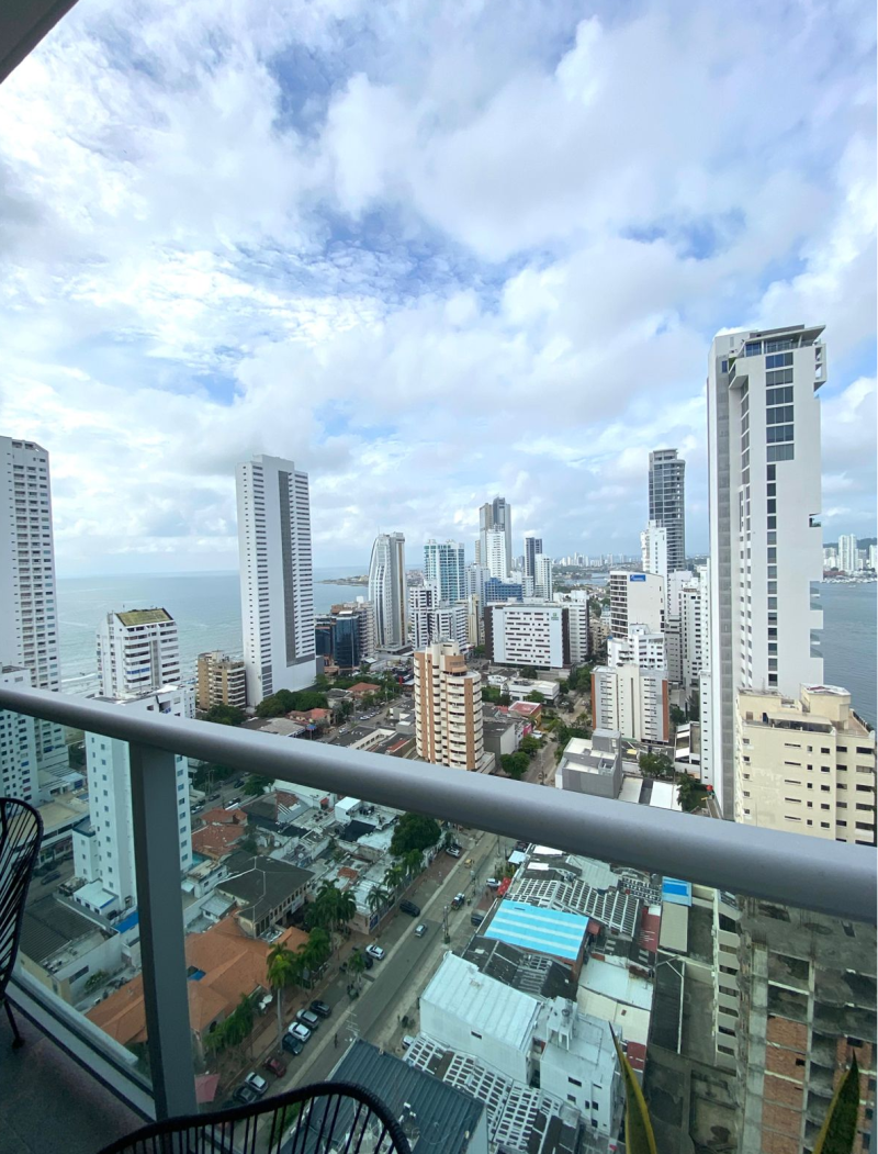 APARTAMENTO en venta en Cartagena, edificio Infinitum apto 2504, 66 m²