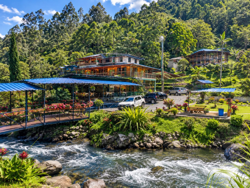 HOTEL en venta en Santa Rosa De Cabal, santa rosa de cabal kilometro 8, 3000 m²