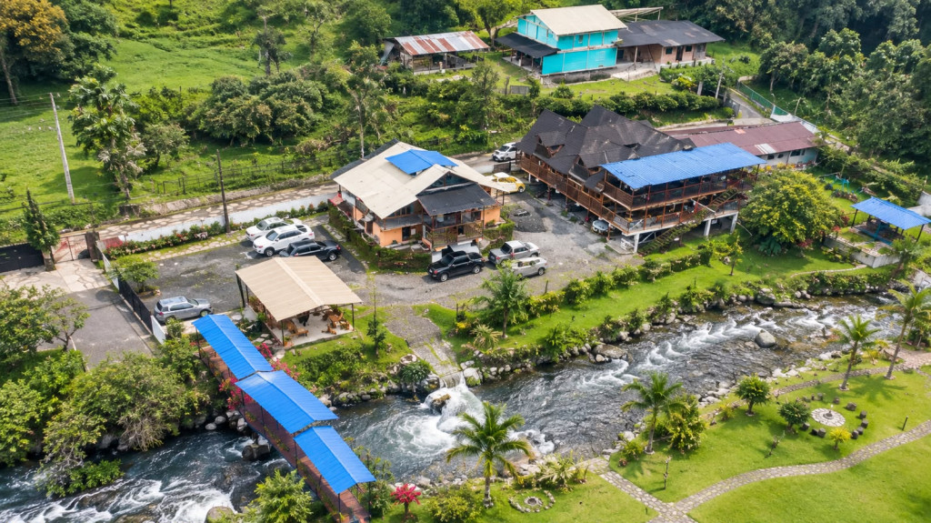 HOTEL en venta en Santa Rosa De Cabal, santa rosa de cabal kilometro 8, 3000 m²
