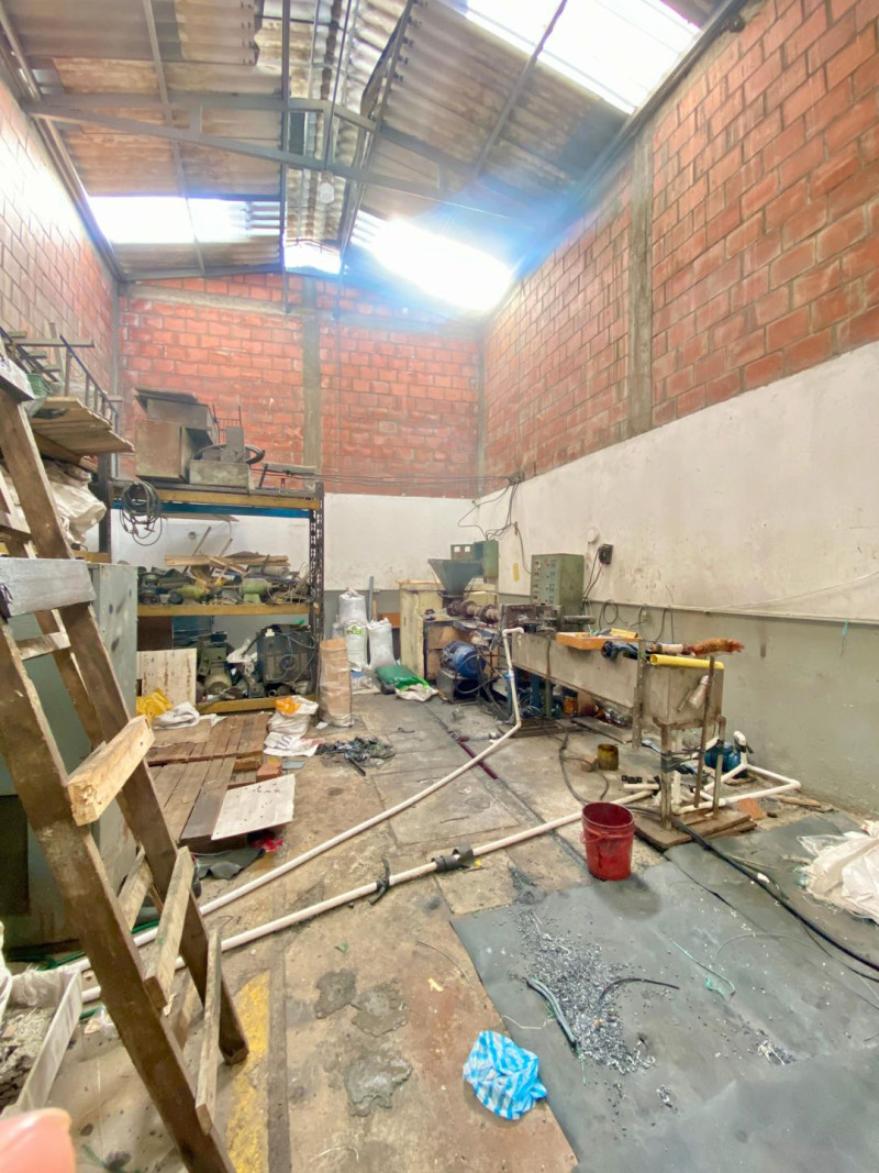 BODEGA en venta en Cali, El troncal, 168 m²