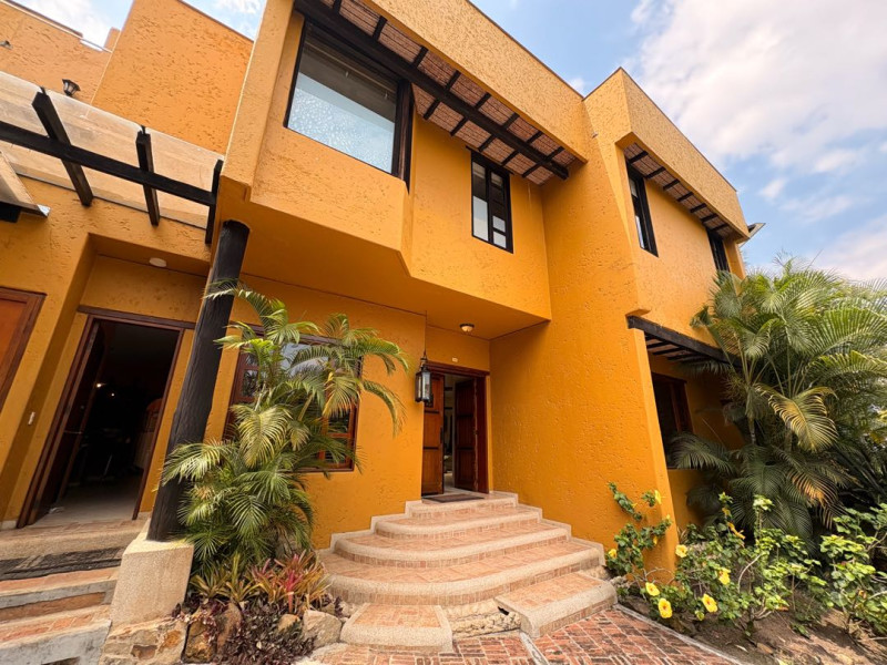 CASA CAMPESTRE en venta en Cali, Condominio Altos del Lili, 688 m²