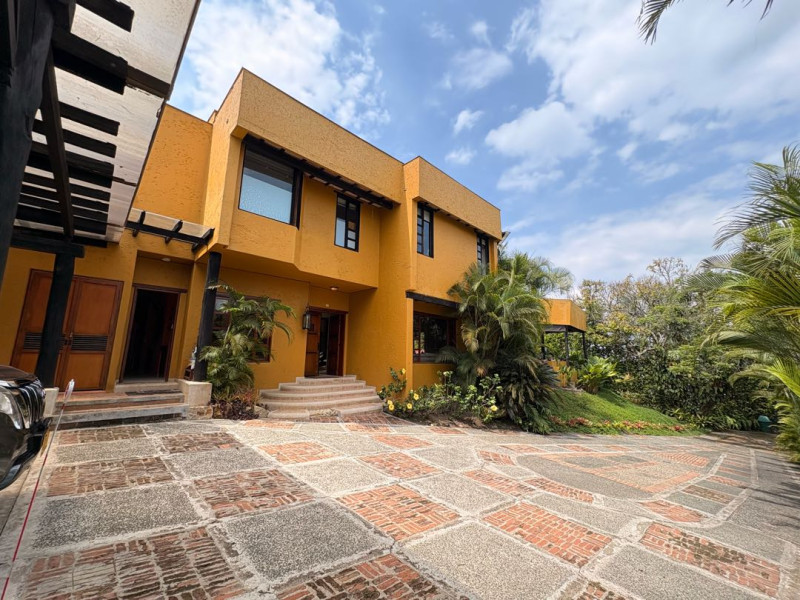 CASA CAMPESTRE en venta en Cali, Condominio Altos del Lili, 688 m²