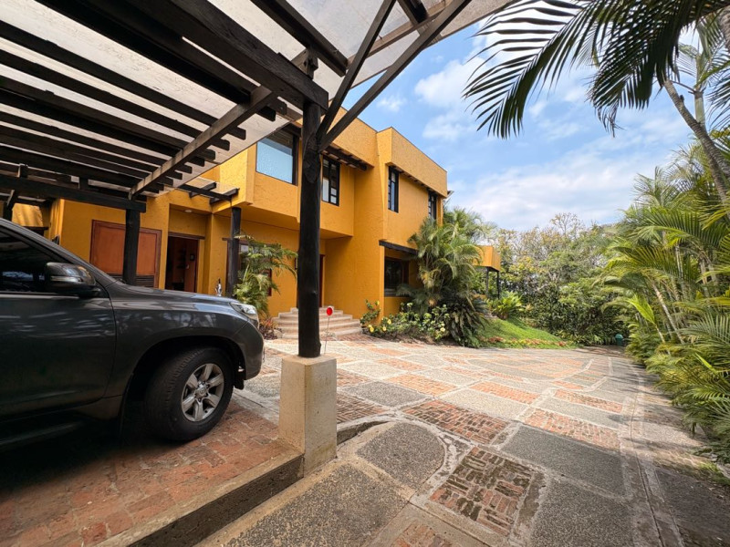 CASA CAMPESTRE en venta en Cali, Condominio Altos del Lili, 688 m²