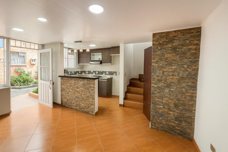 CASA en venta en Bogotá, Calle 151 # 111a 87, 76 m²