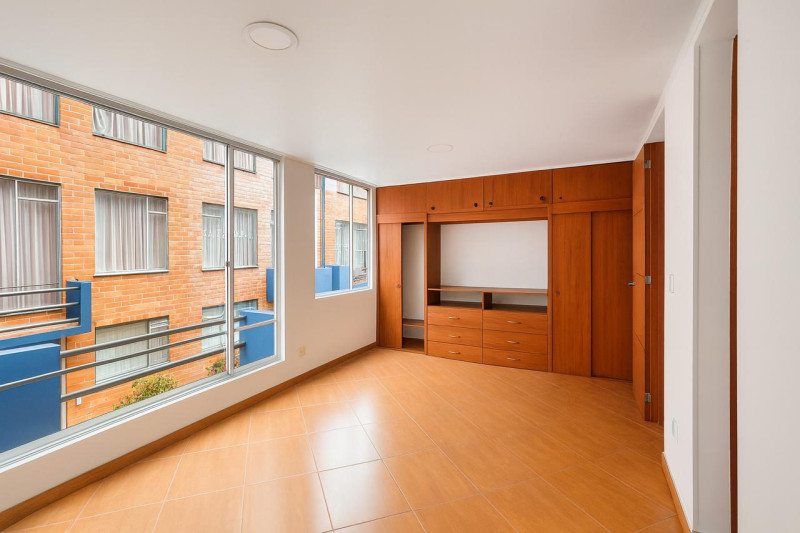 CASA en venta en Bogotá, Calle 151 # 111a 87, 76 m²