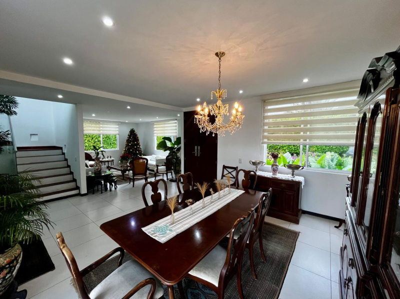CASA CAMPESTRE en venta en Cali, Dirección no disponible, 275 m²