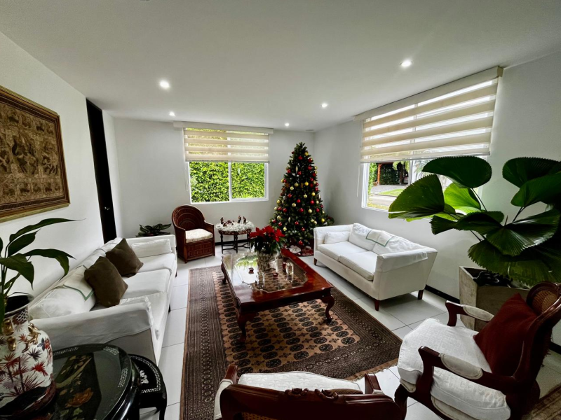 CASA CAMPESTRE en venta en Cali, Dirección no disponible, 275 m²
