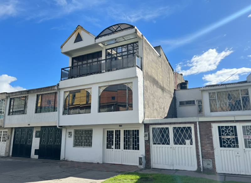 COMERCIAL (CASA PARA COMERCIO) en venta en Bogotá, CALLE 71C #91ª-67, 330 m²