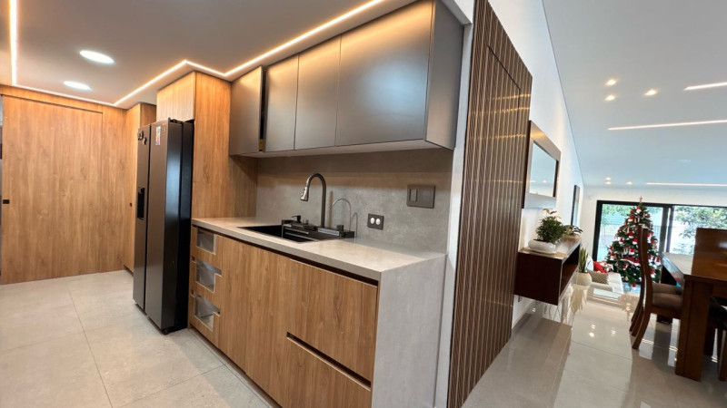 CASA en venta en Cali, Avenida Piedragrande casa 66, 1144 m²