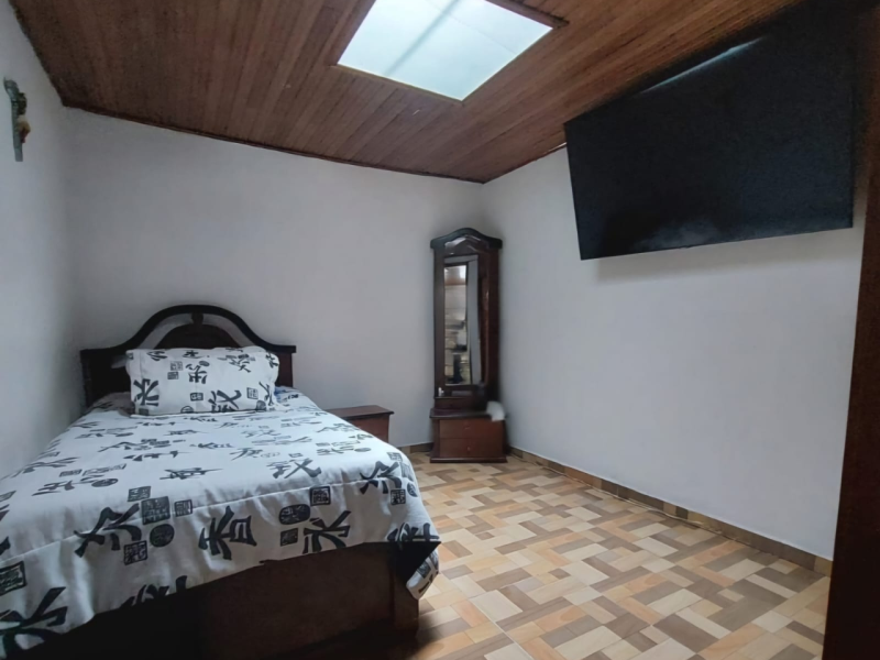 COMMERCIAL PROPERTY (HOUSE FOR COMMERCIAL USE) in Bogotá 4