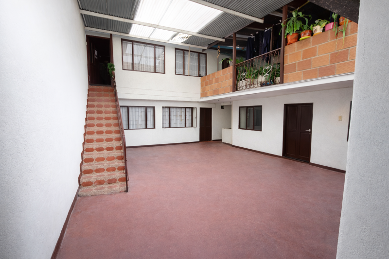 COMMERCIAL PROPERTY (HOUSE FOR COMMERCIAL USE) in Bogotá