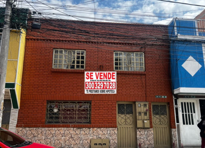CASA en venta en Bogotá, CALLE 47 A No. 26 12, 350 m²