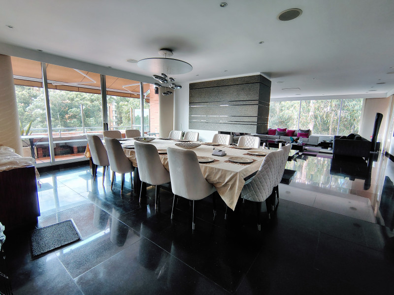 APARTAMENTO en alquiler en Bogotá, Dirección no disponible, 437 m²