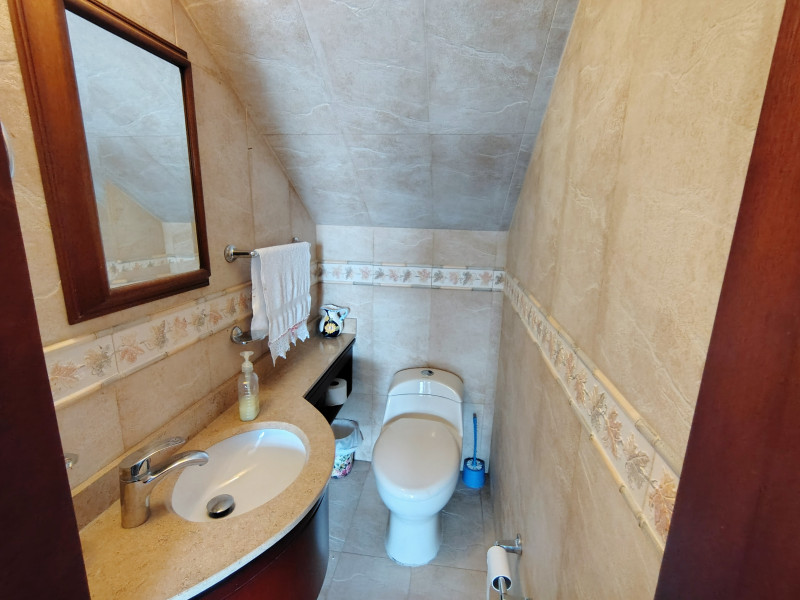 CASA en venta en Bogotá, Carrera 12 No. 109, 268 m²