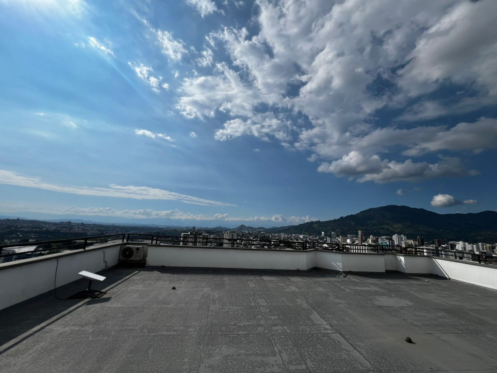 APARTAMENTO en venta en Pereira, Cra. 17 #10-61, Apartamento 402, Pereira, Risaralda, 161 m²