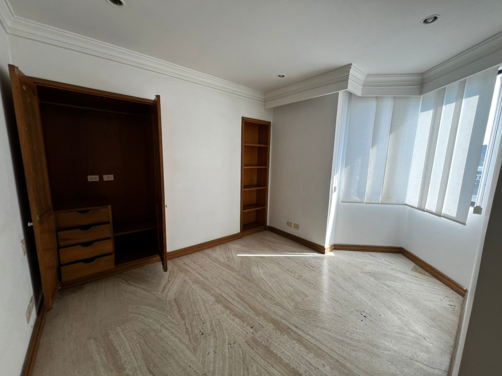 APARTAMENTO en venta en Pereira, Cra. 17 #10-61, Apartamento 402, Pereira, Risaralda, 161 m²