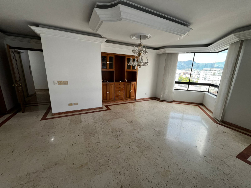 APARTAMENTO en venta en Pereira, Cra. 17 #10-61, Apartamento 402, Pereira, Risaralda, 161 m²