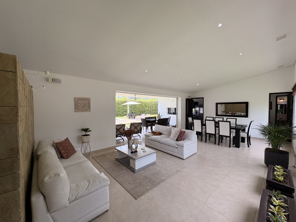 CASA CAMPESTRE en venta en Cali, calle 18 180-10, 200 m²