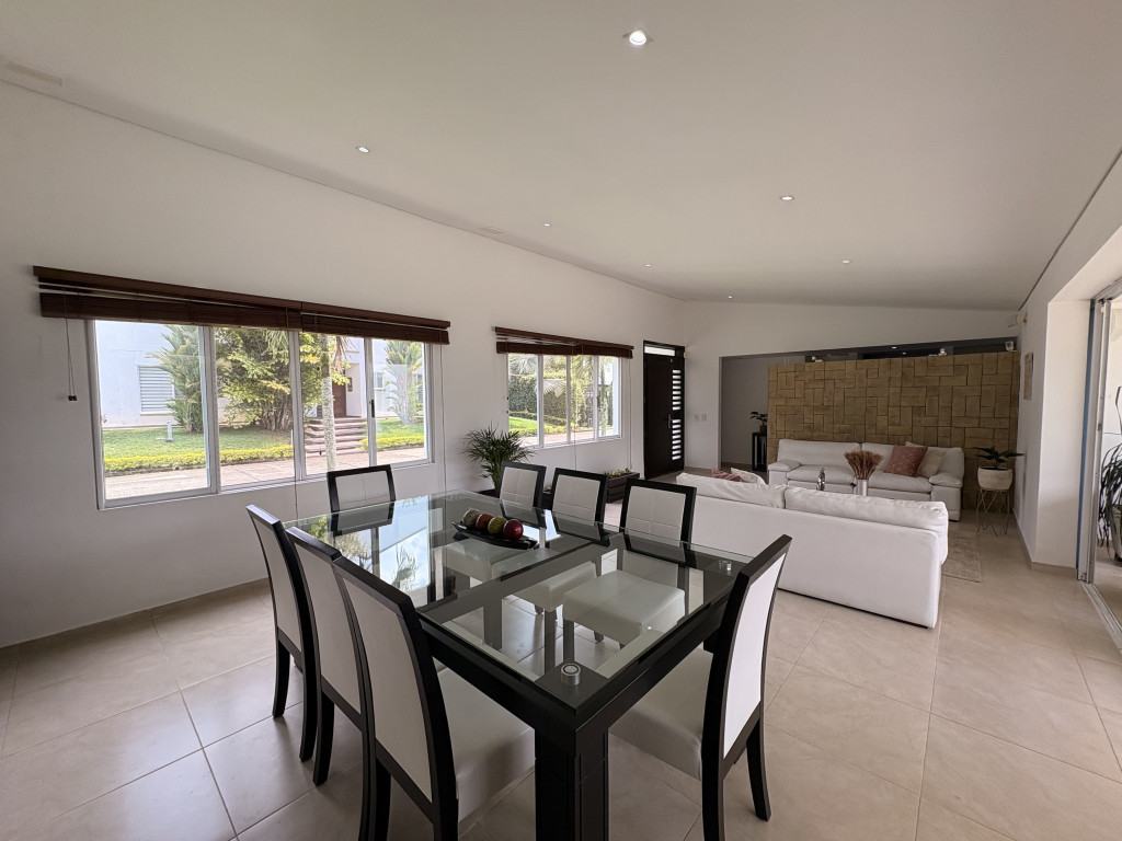 CASA CAMPESTRE en venta en Cali, calle 18 180-10, 200 m²