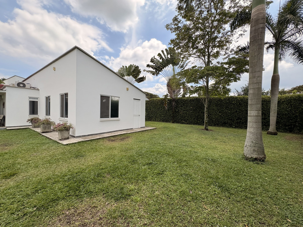 CASA CAMPESTRE en venta en Cali, calle 18 180-10, 200 m²