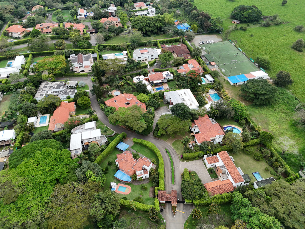CASA CAMPESTRE en venta en Cali, calle 18 130-149, 500 m²