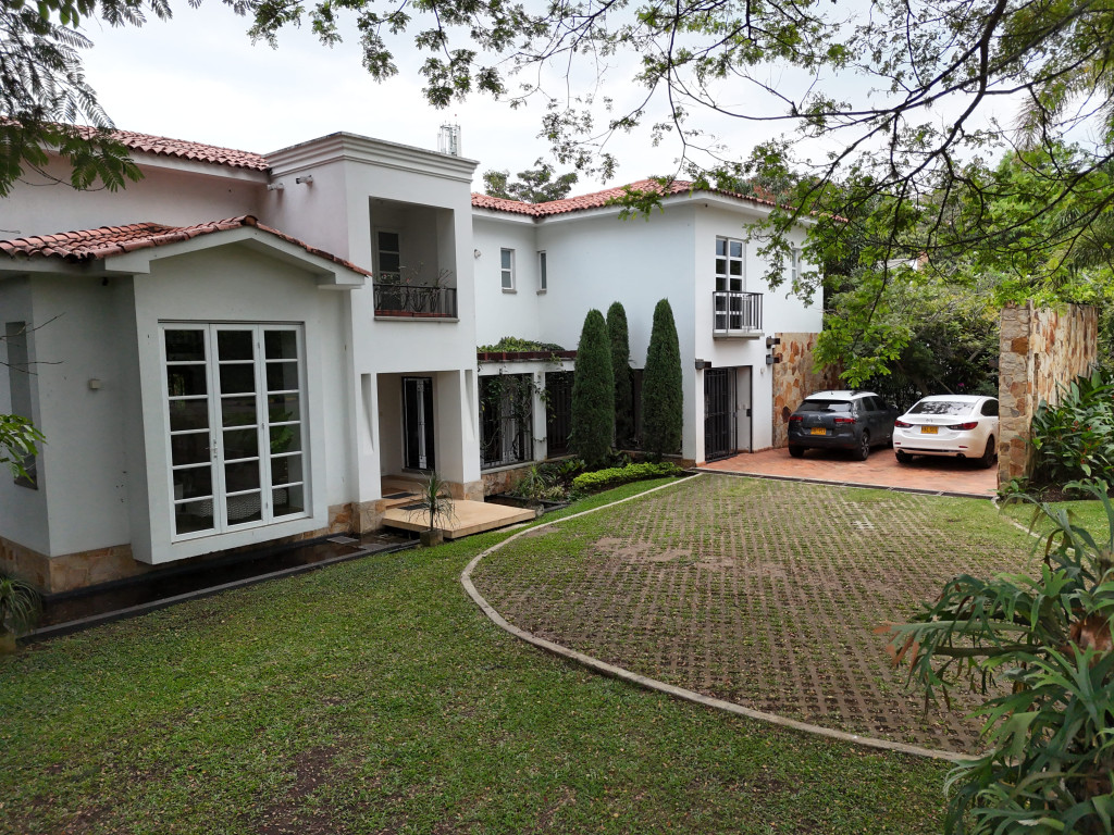 CASA CAMPESTRE en venta en Cali, calle 18 130-149, 500 m²