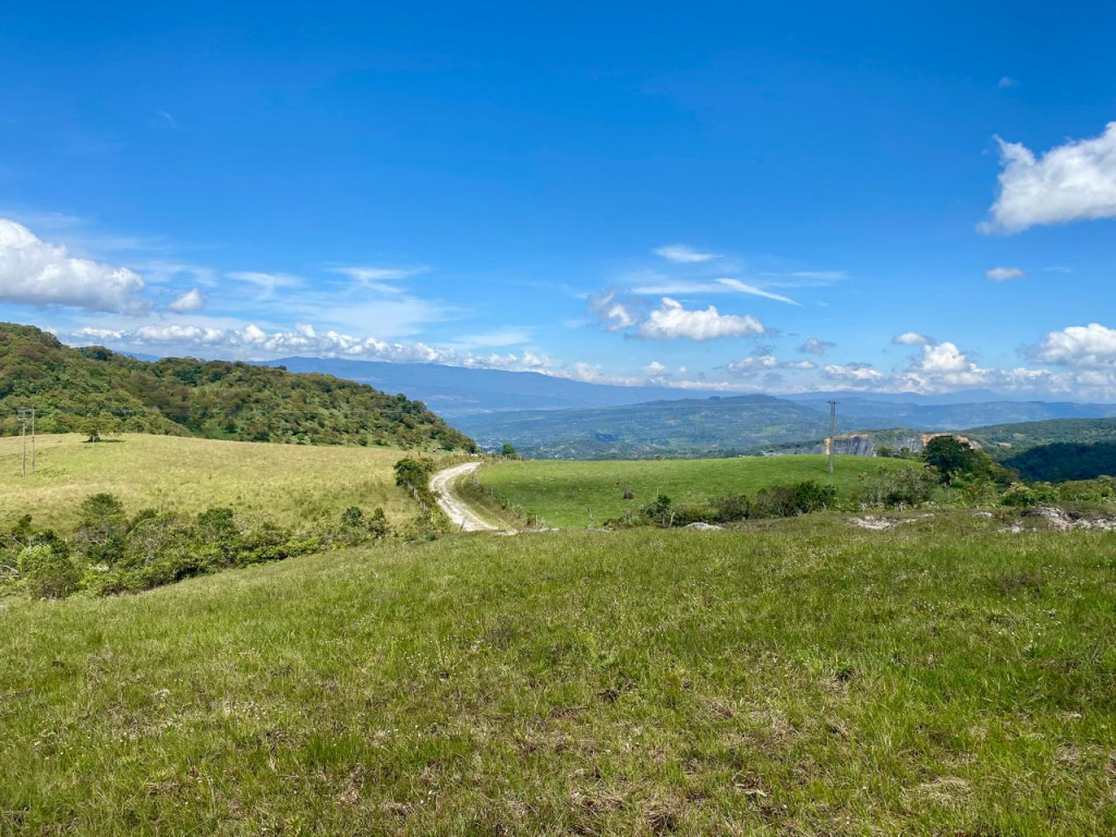 FINCA en venta en Moniquirá, Finca El Paraíso - Vereda Las Monjas - MunicIpio de Moniquirá Boyacá, 690000 m²