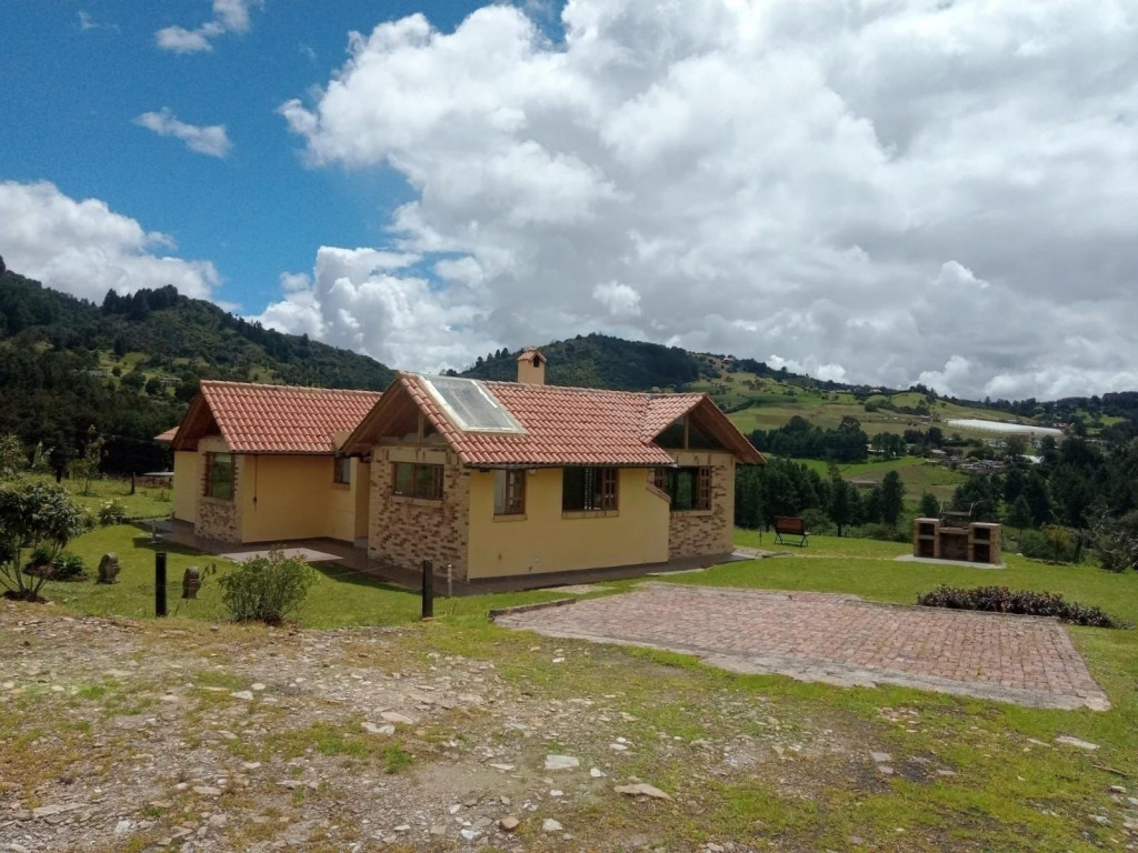 CASA CAMPESTRE en venta en La Calera, 600 metros Entrando por Vargante Frailejonal Casa 1 - En el borde de Vereda El Rodeo y Vereda Frailejonal, 134 m²